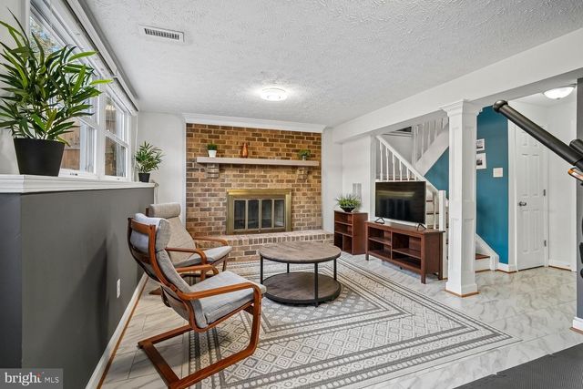 5572 GLASGOW WOODS CT, Fairfax, VA 22032