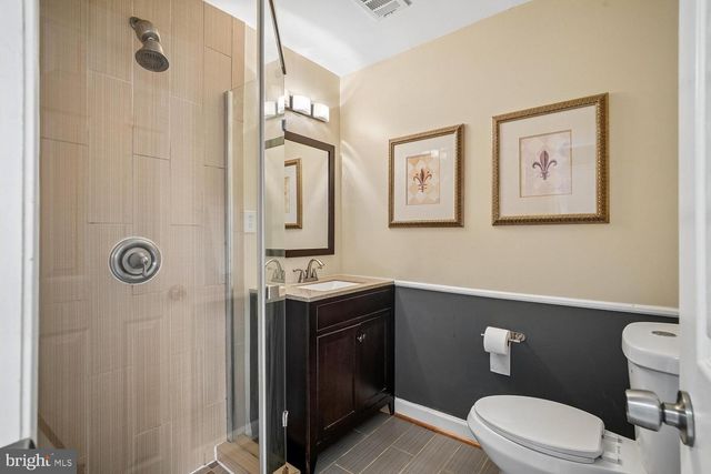 5572 GLASGOW WOODS CT, Fairfax, VA 22032