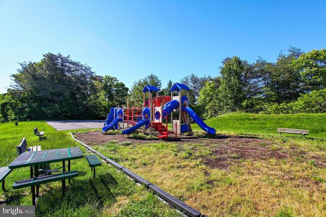 5572 GLASGOW WOODS CT, Fairfax, VA 22032