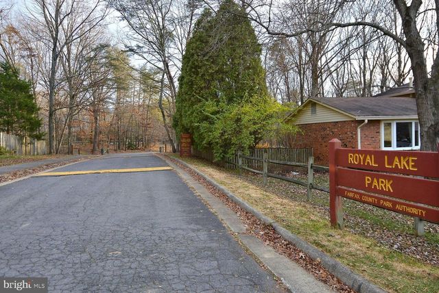 5572 GLASGOW WOODS CT, Fairfax, VA 22032