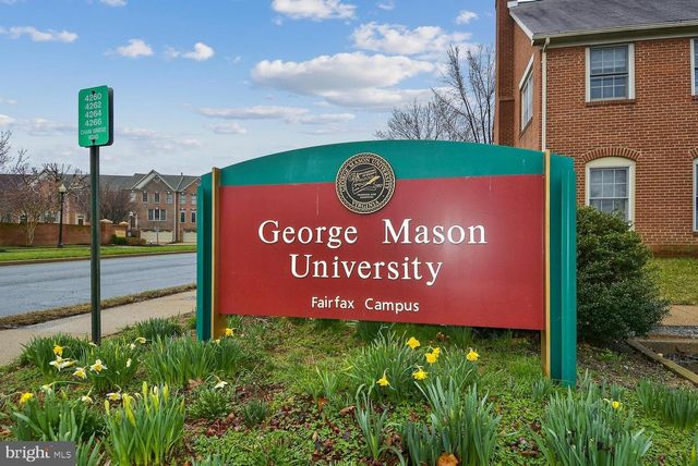 5572 GLASGOW WOODS CT, Fairfax, VA 22032