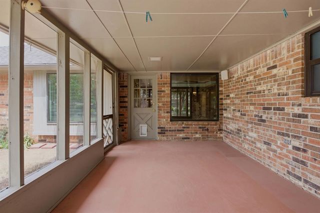 6120 Winchester Drive, Oklahoma City, OK 73162