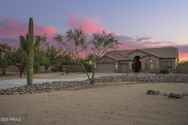 105 E TANYA Road, Phoenix, AZ 85086