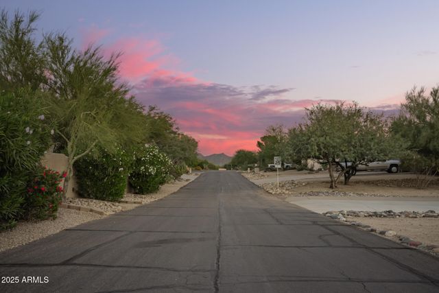 105 E TANYA Road, Phoenix, AZ 85086