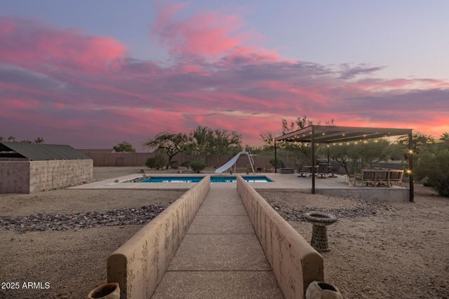 105 E TANYA Road, Phoenix, AZ 85086