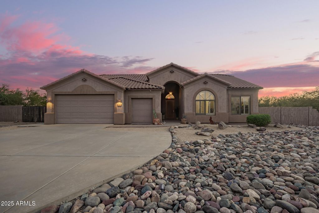 105 E TANYA Road, Phoenix, AZ 85086