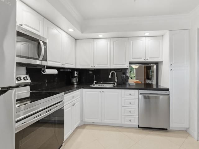 2615 NE 1st Court 106, Boynton Beach, FL 33435