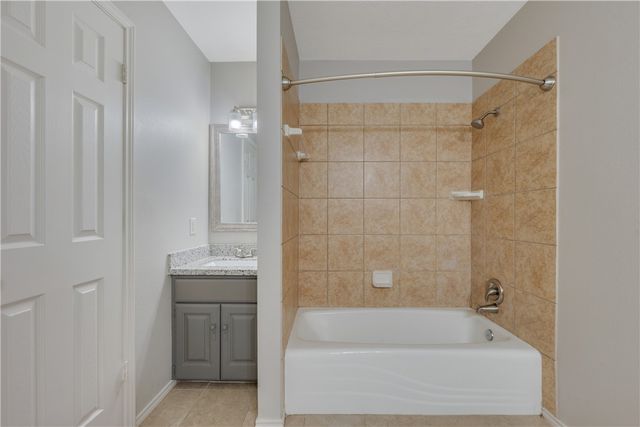 1003 East 24th Street, Bryan, TX 77803