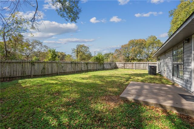 1003 East 24th Street, Bryan, TX 77803