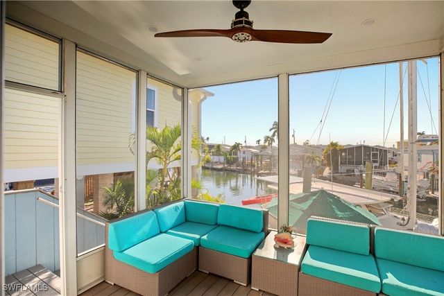 35 Emily LN, Fort Myers Beach, FL 33931