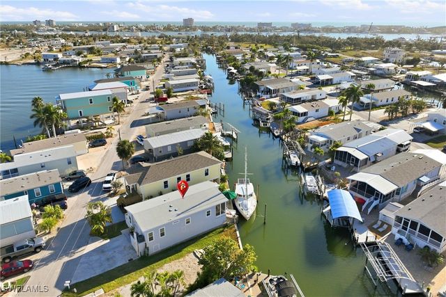 35 Emily LN, Fort Myers Beach, FL 33931