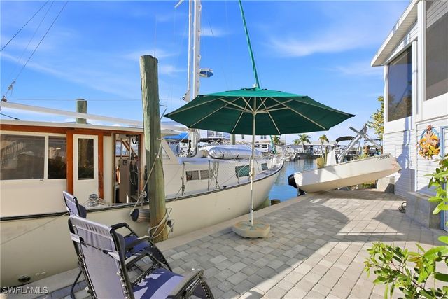 35 Emily LN, Fort Myers Beach, FL 33931