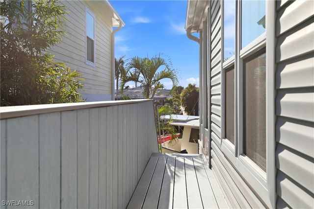 35 Emily LN, Fort Myers Beach, FL 33931