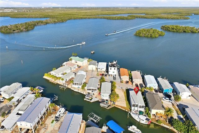 35 Emily LN, Fort Myers Beach, FL 33931