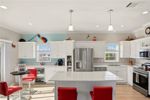 35 Emily LN, Fort Myers Beach, FL 33931