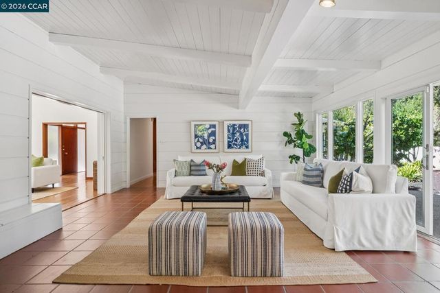 3336 Las Huertas Rd, Lafayette, CA 94549