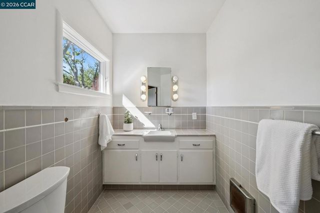 3336 Las Huertas Rd, Lafayette, CA 94549