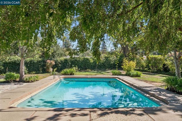 3336 Las Huertas Rd, Lafayette, CA 94549