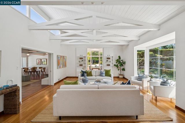 3336 Las Huertas Rd, Lafayette, CA 94549