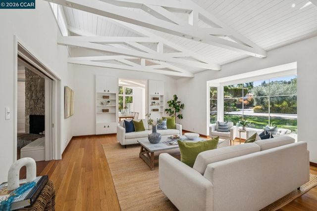3336 Las Huertas Rd, Lafayette, CA 94549