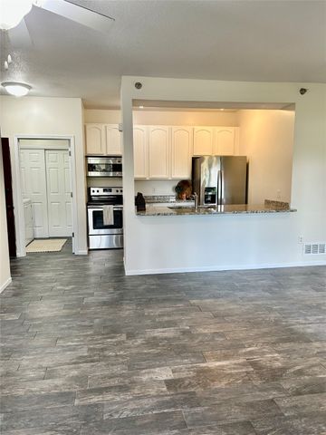 8601 Westown Parkway 17113, West Des Moines, IA 50266