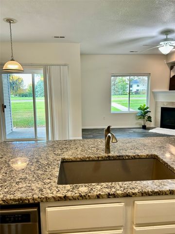 8601 Westown Parkway 17113, West Des Moines, IA 50266