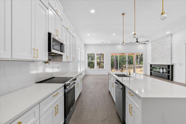 112 N Pohakea DR, Bastrop, TX 78602