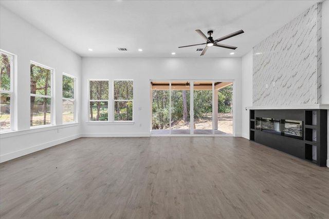 112 N Pohakea DR, Bastrop, TX 78602