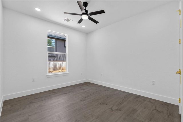 112 N Pohakea DR, Bastrop, TX 78602