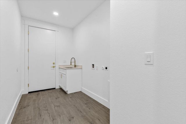 112 N Pohakea DR, Bastrop, TX 78602