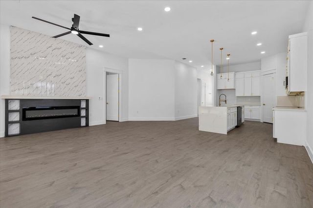 112 N Pohakea DR, Bastrop, TX 78602