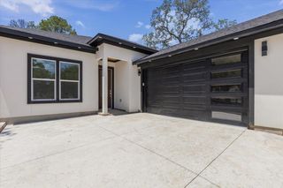 112 N Pohakea DR, Bastrop, TX 78602