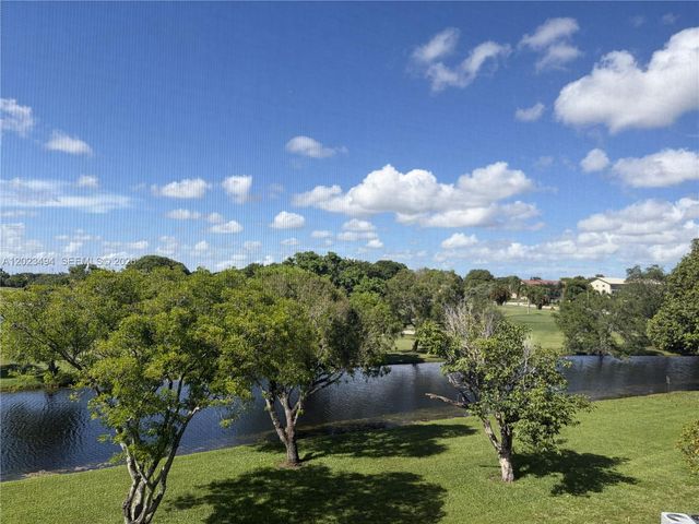 13155 SW 7th Ct 302E, Pembroke Pines, FL 33027