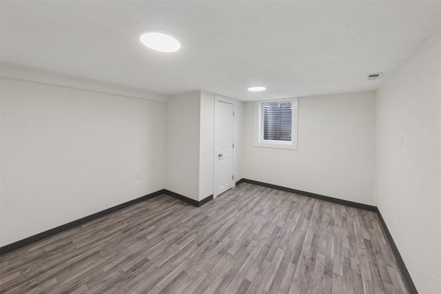 416 Pleasant View Drive, Des Moines, IA 50315