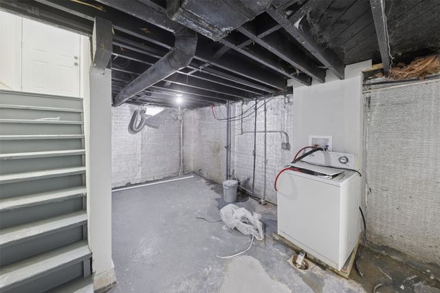 416 Pleasant View Drive, Des Moines, IA 50315