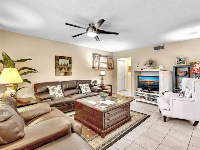 28 Colonial Club Drive 204, Boynton Beach, FL 33435