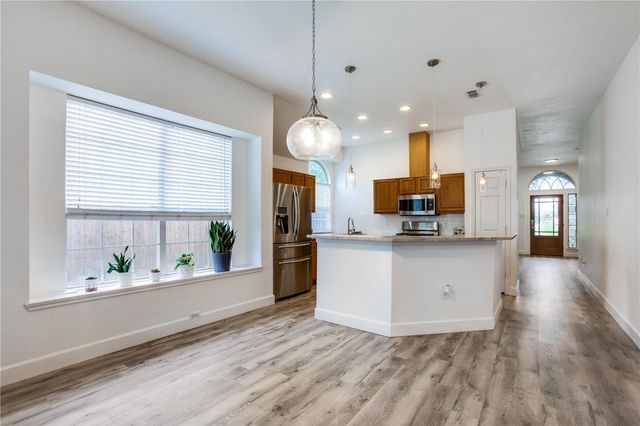 3306 Ashleaf Drive, Carrollton, TX 75007