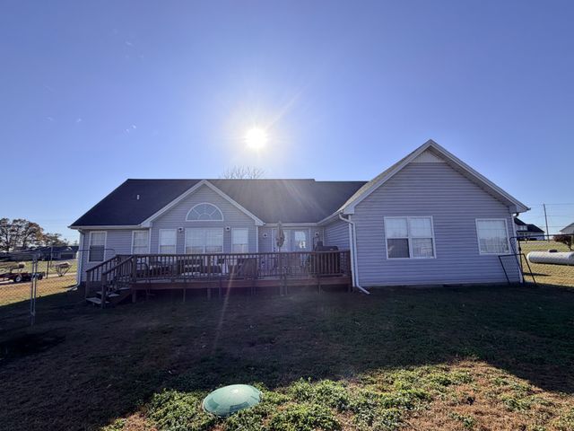 660 Billy Goat Hill Rd, Hopkinsville, KY 42240