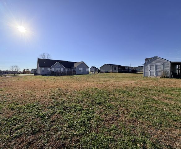 660 Billy Goat Hill Rd, Hopkinsville, KY 42240