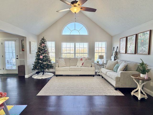 660 Billy Goat Hill Rd, Hopkinsville, KY 42240