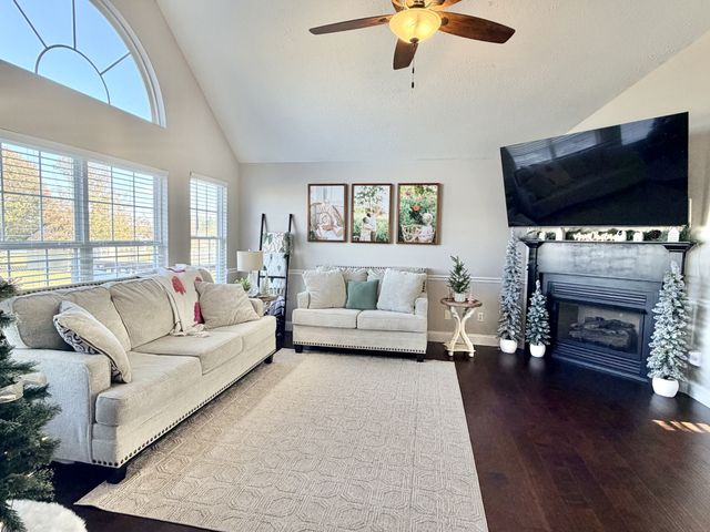 660 Billy Goat Hill Rd, Hopkinsville, KY 42240