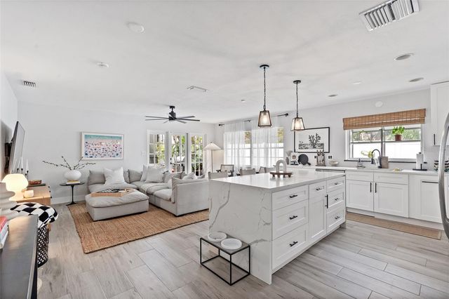 3601 W DALE AVENUE, Tampa, FL 33609
