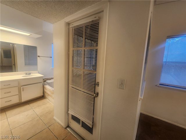 4732 Obannon Drive D, Las Vegas, NV 89102