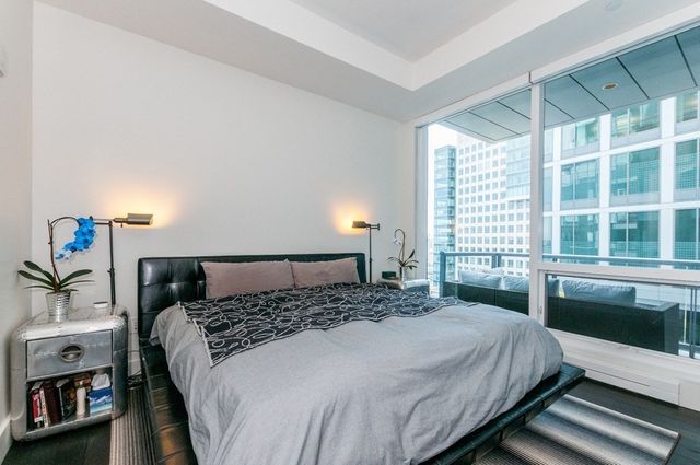 22 Liberty Dr 10I, Boston, MA 02210