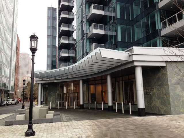 22 Liberty Dr 10I, Boston, MA 02210
