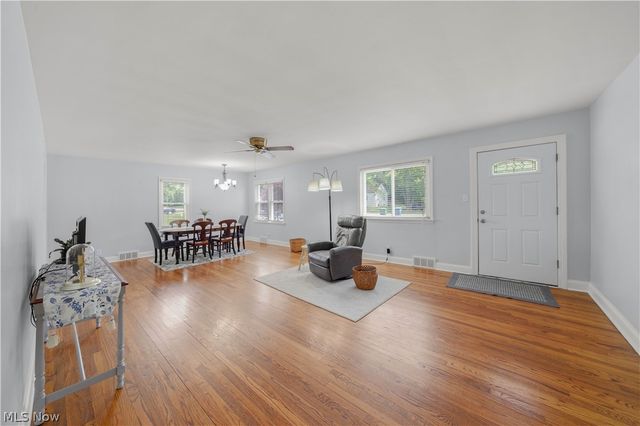 3250 Mayfair Road, Akron, OH 44312