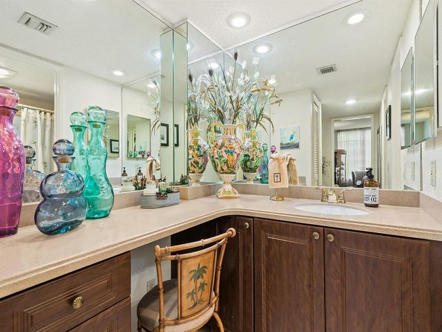 4221 W Palm Aire Drive 102, Pompano Beach, FL 33069