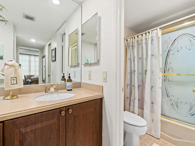 4221 W Palm Aire Drive 102, Pompano Beach, FL 33069