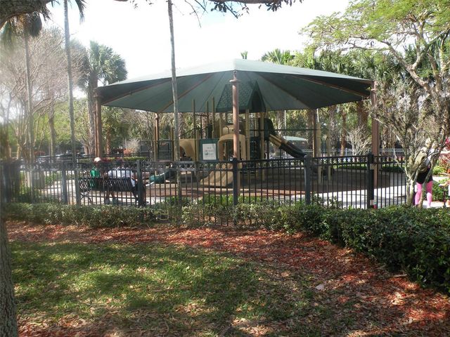 4221 W Palm Aire Drive 102, Pompano Beach, FL 33069