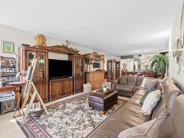4221 W Palm Aire Drive 102, Pompano Beach, FL 33069